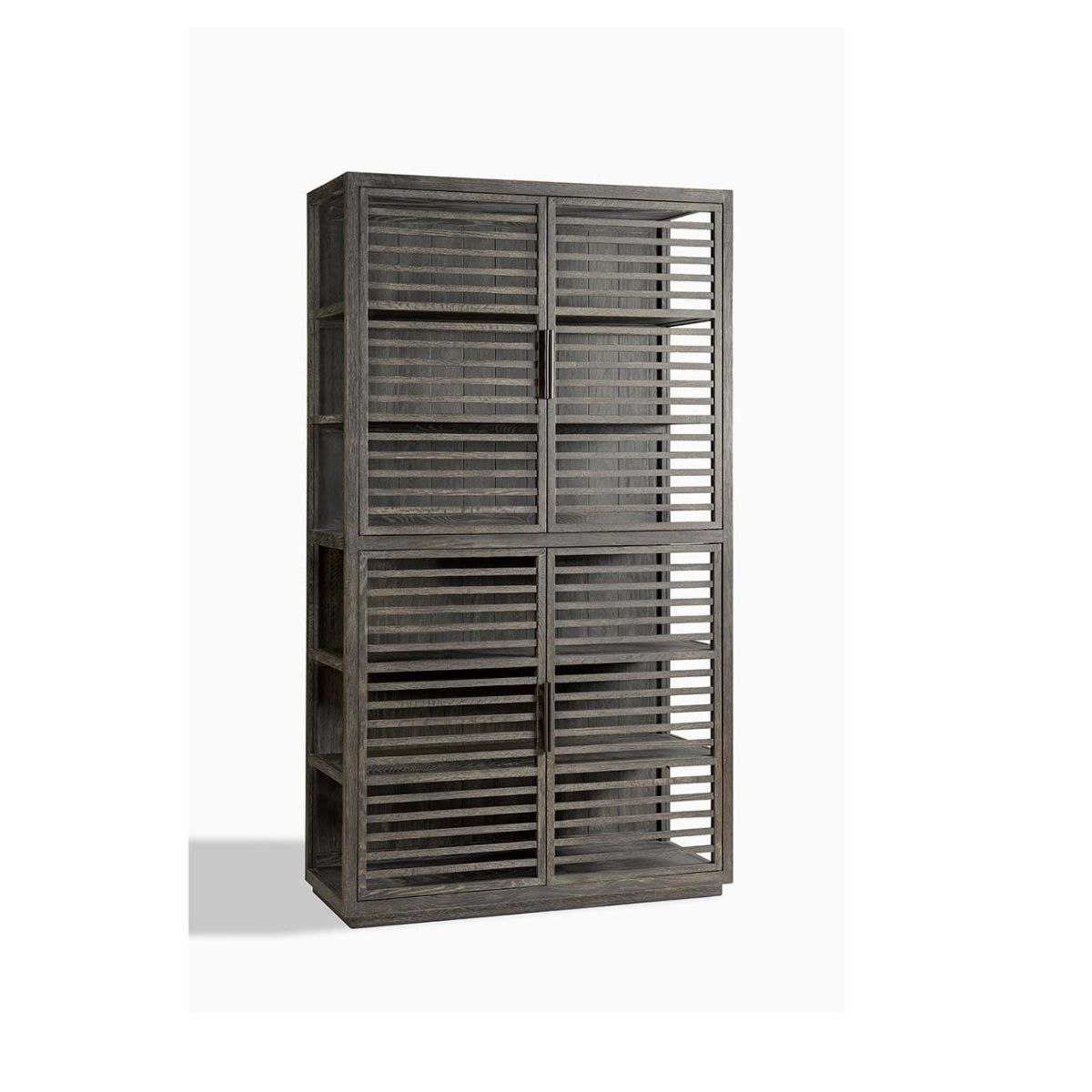 Vitrina de Roble Oscuro con Puertas de Listones