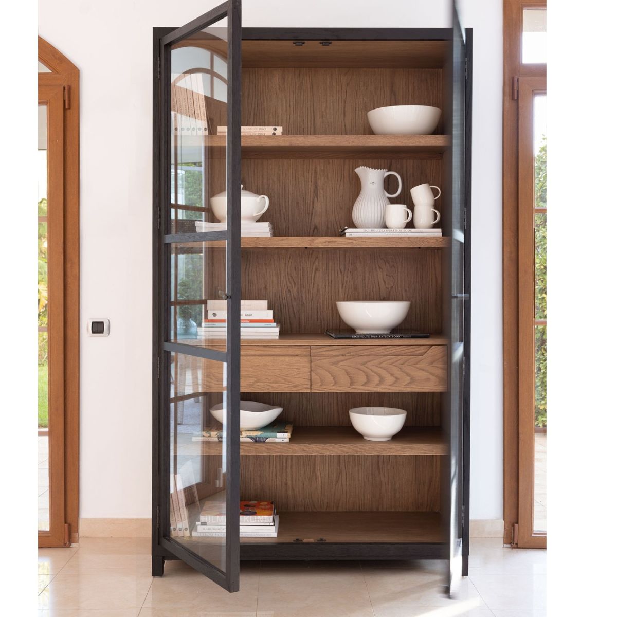 Vitrina de Roble con Puertas de Cristal y Acabado Bicolor - Imagen 7