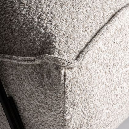 Sillón Mecedora con Estructura Metálica y Detalles en Fresno Tapizado en Bouclé Beige - Imagen 5
