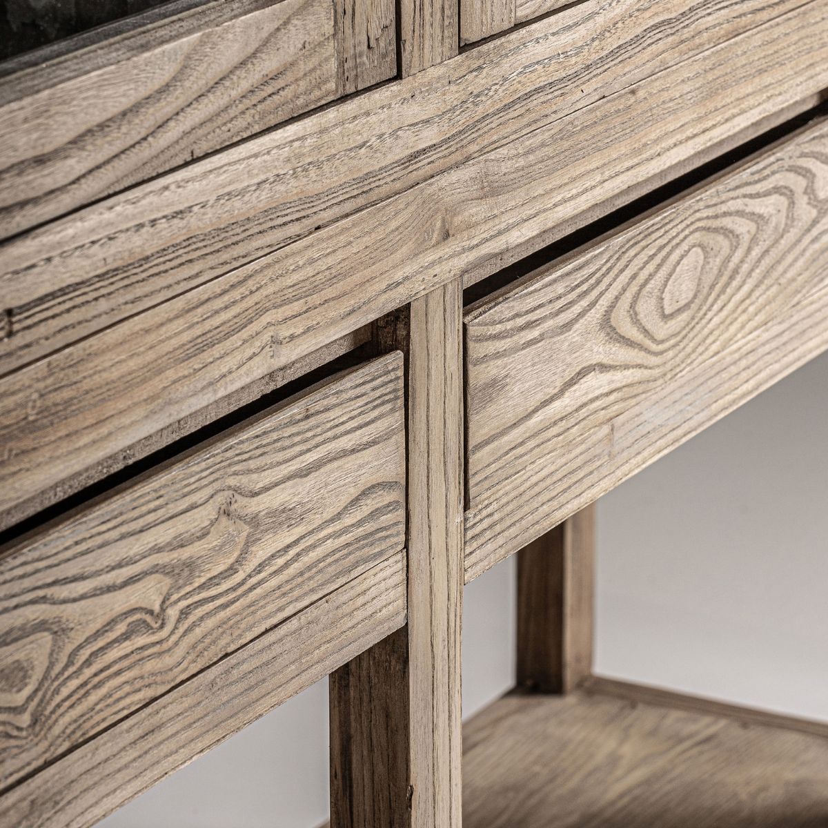 Vitrina Grande de Madera de Olmo con Cuatro Puertas y Cajones - Imagen 5